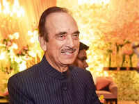 <i class="tbold">Ghulam Nabi Azad</i>