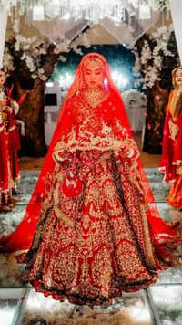 Pakistani actress Arisha Razi wore a red lehenga for her <i class="tbold">nikah</i> and netizens think it looks 'too Indian'