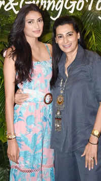 Athiya-<i class="tbold">mana shetty</i>