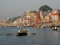 ​Varanasi: Where <i class="tbold">spiritual</i>ity flows