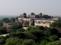Fort Rampura (<i class="tbold">jalaun</i>)