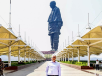 Bill Gates calls Statue of Unity '<i class="tbold">engineering marvel</i>'