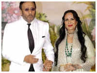 <i class="tbold">jackie</i> Shroff and Ayesha Shroff