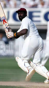 <i class="tbold">world record</i> for Fastest Test Century