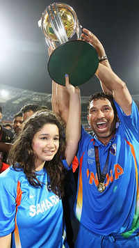 Proud <i class="tbold">cricketer</i>'s Daughter
