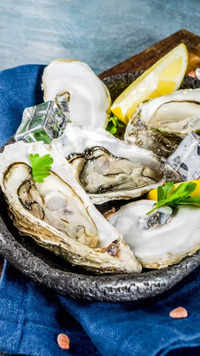 ​<i class="tbold">oyster</i>s
