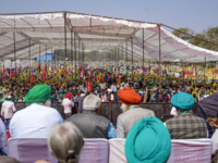 ​Farmers organize <i class="tbold">kisan mazdoor</i> Mahapanchayat at Delhi's Ramlila Maidan