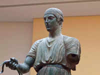 <i class="tbold">charioteer of delphi</i> (c. 478–474 BCE)
