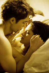 Click here to see the latest images of <i class="tbold">The Twilight Saga: Breaking Dawn Part 1</i>