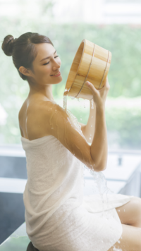 ​10 impressive benefits of showering with hot water