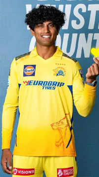 <i class="tbold">chennai super king</i>s (CSK)