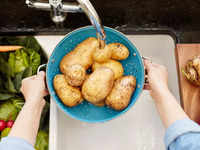 Benefits of eating <i class="tbold">potatoes</i>