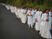 <i class="tbold">good friday</i> procession in Kochi