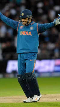 ​​5 most dismissals in <i class="tbold">t20i</i> by a wicket keeper