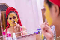 ​5 face packs for that <i class="tbold">weekend</i> glow