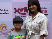 Nisha with <i class="tbold">son</i> Kavish