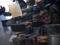 Gaza <i class="tbold">hunger</i> warnings grow amid ceasefire talks