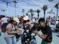 Amateur <i class="tbold">astronomer</i>s prepare to watch total solar eclipse in Mexico