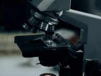 Electron <i class="tbold">microscope</i>