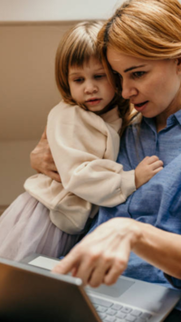 ​It is an innate trait in kids to look for moms in times of <i class="tbold">distress</i>​