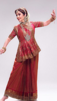 From Banarasi to <i class="tbold">paithani</i>: All of Nita Ambani's stunning 'Swadesh' drapes