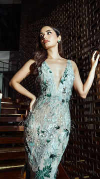 Dazzling <i class="tbold">gowns</i>