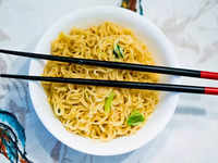 <i class="tbold">noodles</i> for eyes