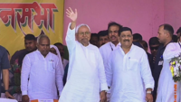 'Too many children...' Nitish Kumar takes dig at Lalu Yadav