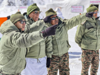 ​<i class="tbold">Rajnath Singh</i>, General Manoj Pande review defence preparedness
