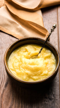 ​Benefits of having one tablespoon of ghee on an empty <i class="tbold">stomach</i>​