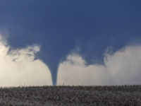 Tornado crosses <i class="tbold">missouri</i> river into Iowa
