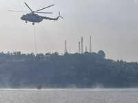 MI-17 helicopter used to collect water from Bhimtal Lake to douse <i class="tbold">forest fire</i>