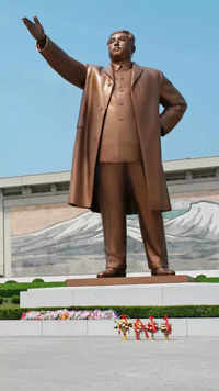 Strict rules of <i class="tbold">North Korea</i>