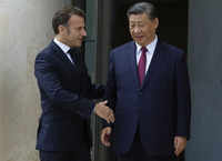<i class="tbold">Xi Jinping</i> urges Macron to help China to avoid a ‘new cold war’