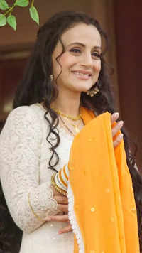 ​<i class="tbold">Ameesha Patel</i>​