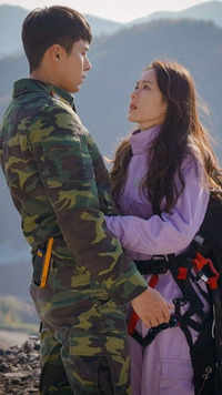 ​Ri Jeong-hyeok & Yoon Se-ri in ‘Crash Landing On You’
