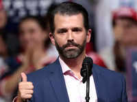 <i class="tbold">Donald Trump</i> Jr