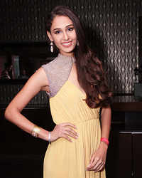 Trending photos of <i class="tbold">signature fashion party</i> on TOI today