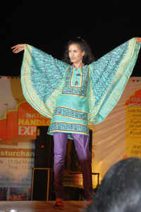 Click here to see the latest images of <i class="tbold">national handloom expo</i>