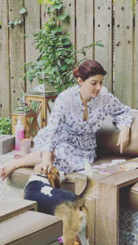 <i class="tbold">Twinkle Khanna</i>