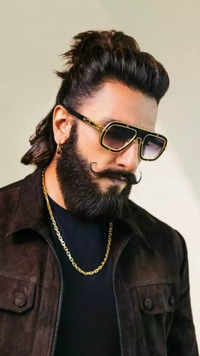 <i class="tbold">Ranveer</i> Singh