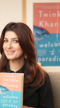 <i class="tbold">Twinkle Khanna</i>