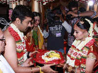 Check out our latest images of <i class="tbold">sneha prasanna wedding</i>