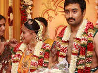 New pictures of <i class="tbold">sneha prasanna wedding</i>