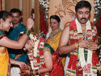 Trending photos of <i class="tbold">sneha prasanna wedding</i> on TOI today