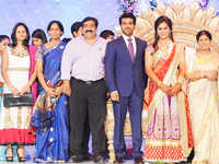 Check out our latest images of <i class="tbold">ram charan reception photos</i>