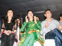 Atif Aslam forgets lyrics Of Raj Kapoor's Jeena Issi Ka Naam Hai
