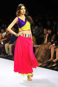 LFW '12: Day 3: <i class="tbold">mayank anand</i> and Shraddha Nigam