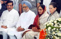 Trending photos of <i class="tbold">PM Manmohan Singh</i> on TOI today