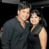 New pictures of <i class="tbold">girish agarwal</i>